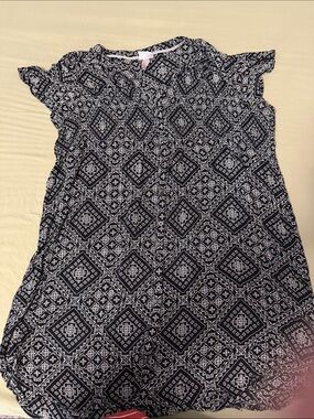 Knox Rose Black and White Geometric Button-Front Blouse